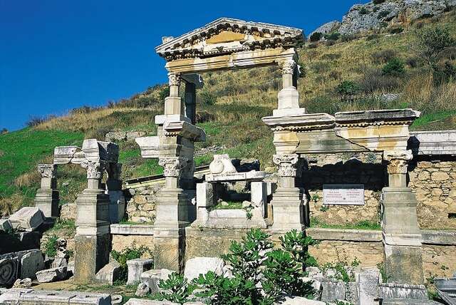 エフェソス遺跡　エフェス　ハドリアヌス神殿