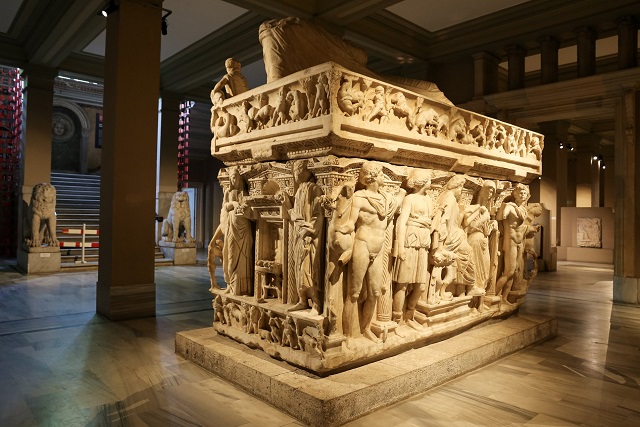 イスタンブール考古学博物館　アレクサンドロス大王　石棺