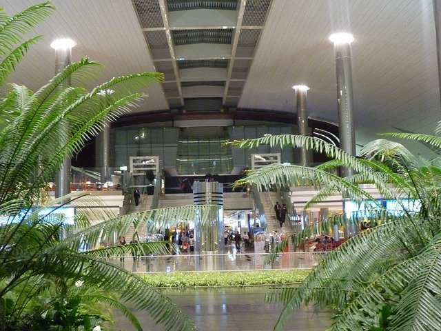 ドバイ　空港