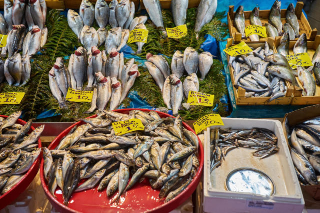 魚市場　イスタンブール